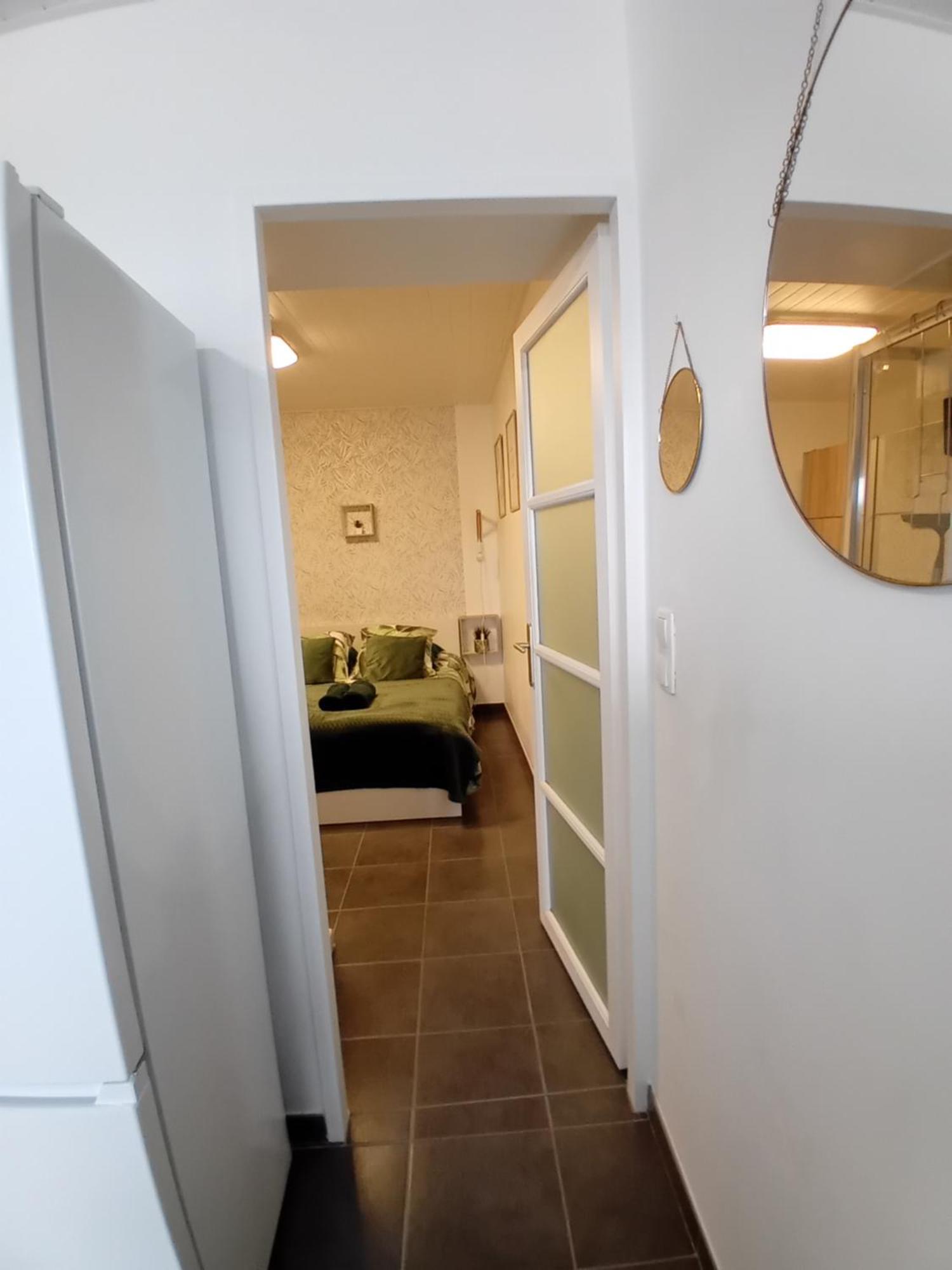 T2 Calme Et Chaleureux Au Centre Du Village Appartement